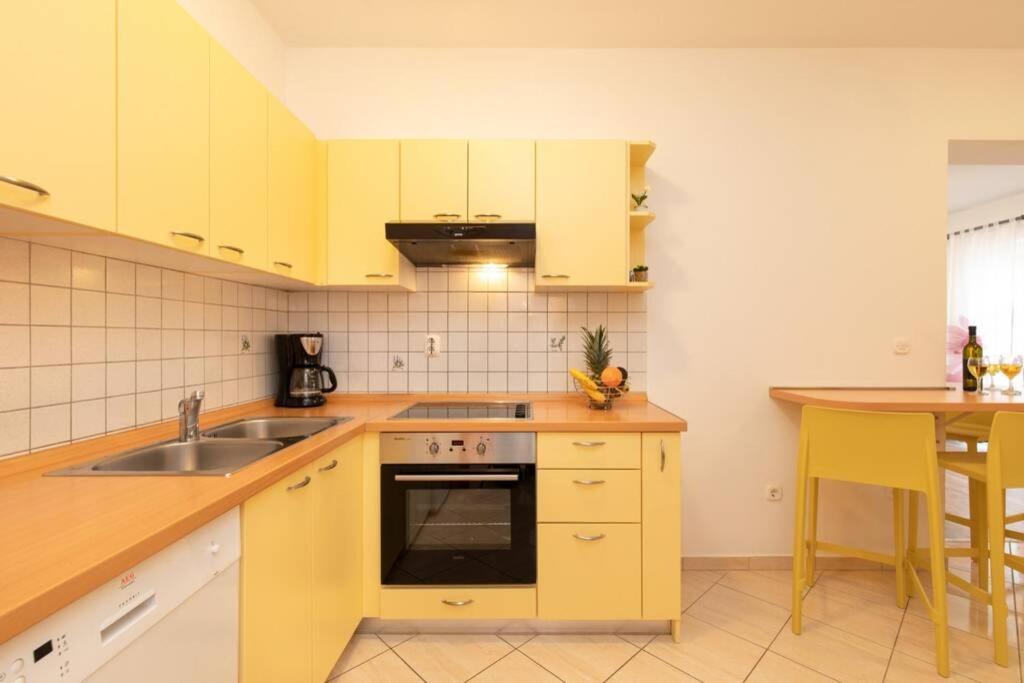 Apartments Doris, Krk Veglia Exterior foto