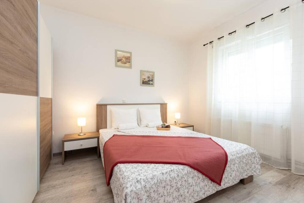 Apartments Doris, Krk Veglia Exterior foto