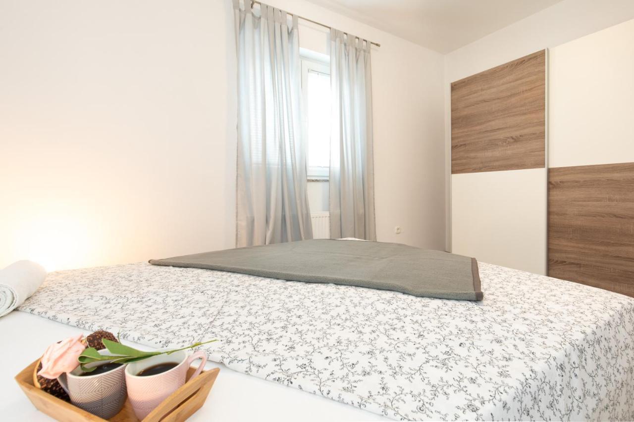 Apartments Doris, Krk Veglia Exterior foto