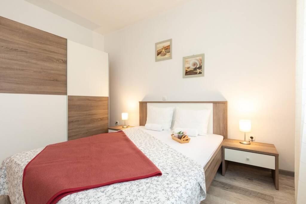 Apartments Doris, Krk Veglia Exterior foto