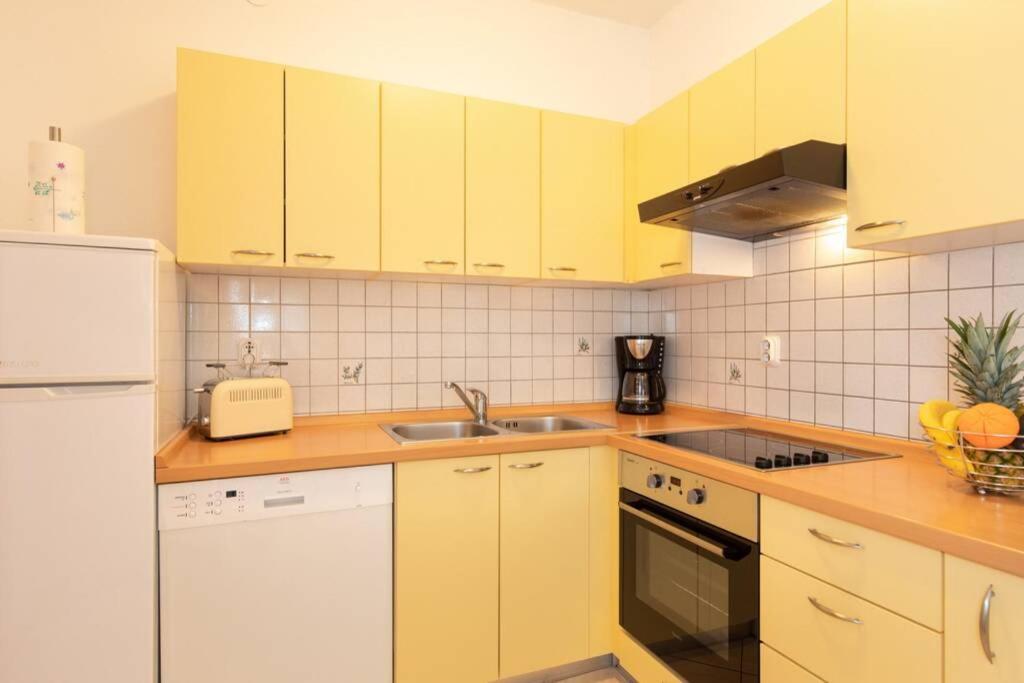 Apartments Doris, Krk Veglia Exterior foto