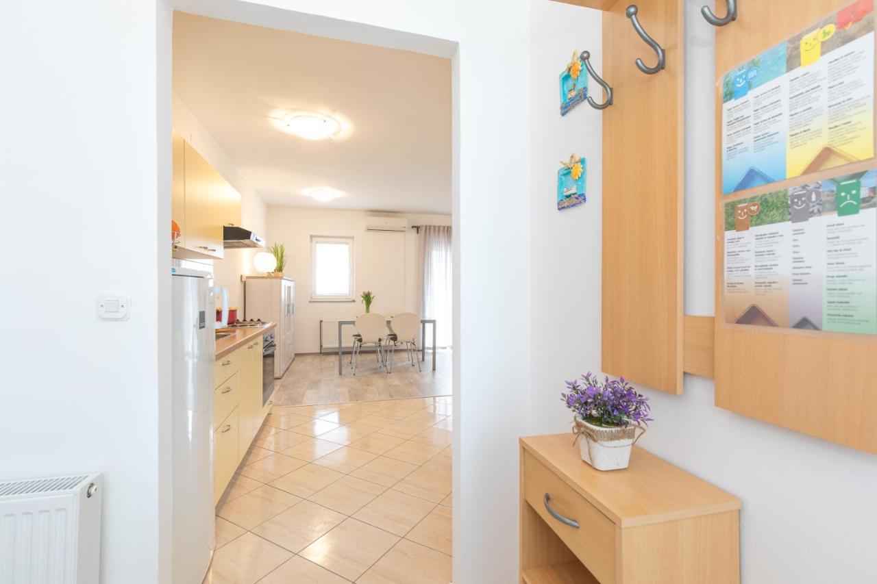 Apartments Doris, Krk Veglia Exterior foto